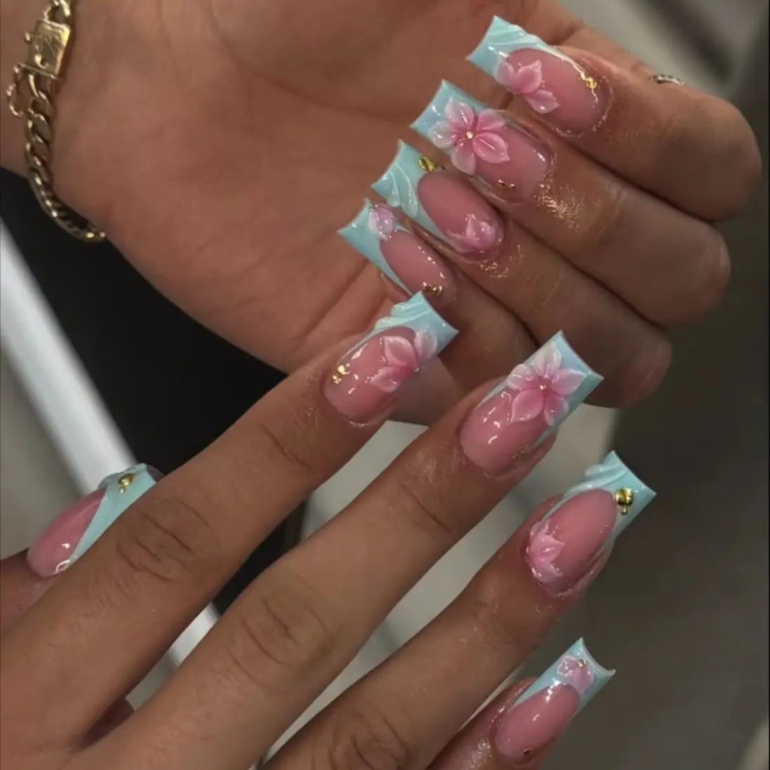 10pcs Y2K-Style Handmade Press-On Nails, Featuring a Full-Coverage Design, They Are Easy to Remove and Reusable. The Nails Boast
